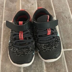 Nike Kids Black and Red Sneakers